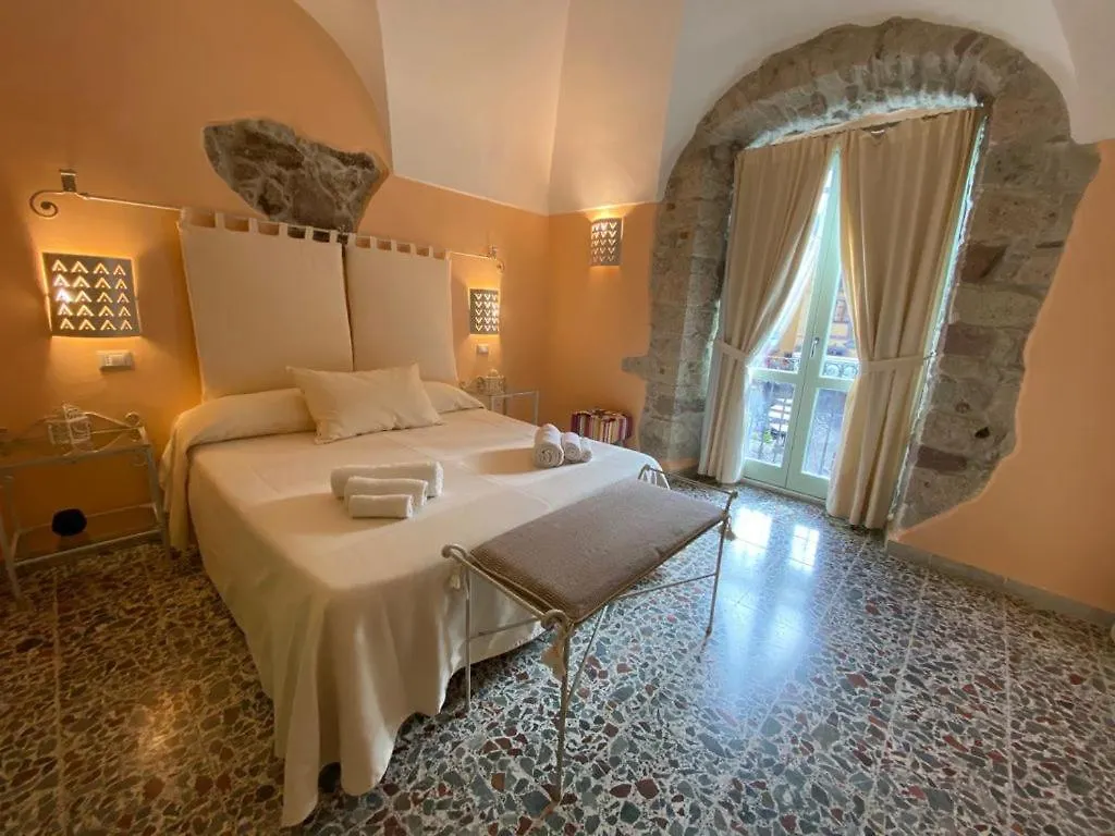 Madalen Guest House Bosa