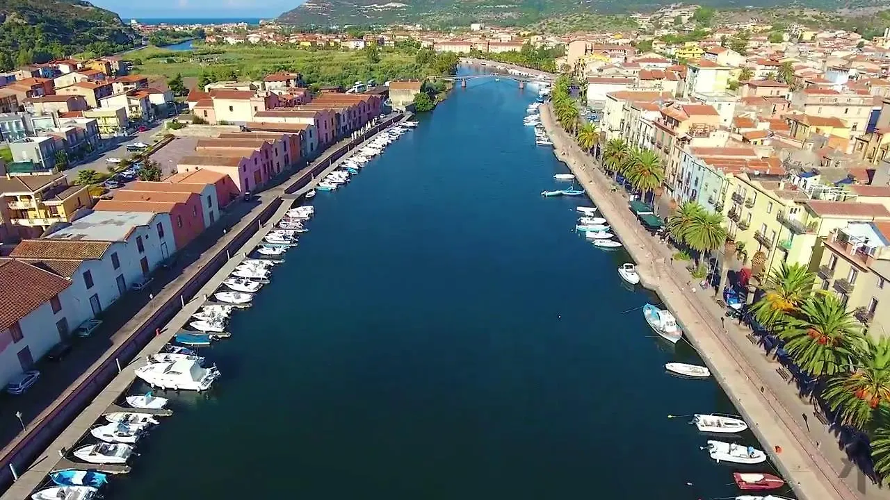 **  Madalen Guest House Bosa Italië