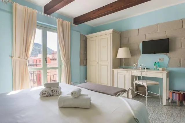 **  Madalen Guest House Bosa Italië