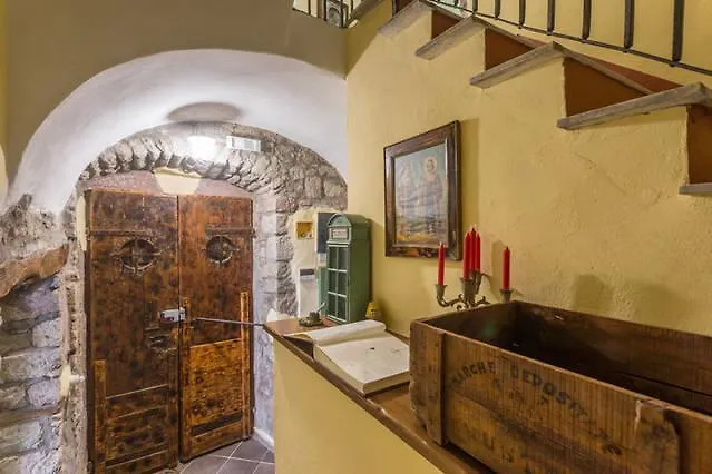 Madalen Guest House Bosa 2*,  Italy